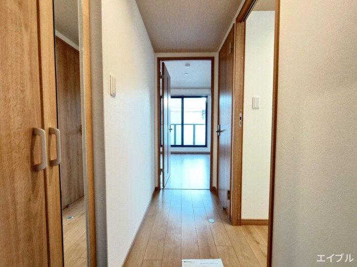 物件内観写真17　(廊下)