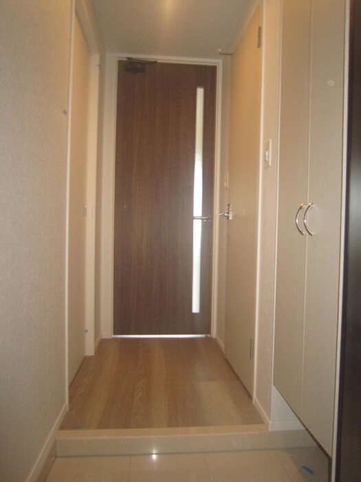 物件内観写真16　(廊下)