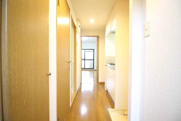 物件内観写真10　(玄関)