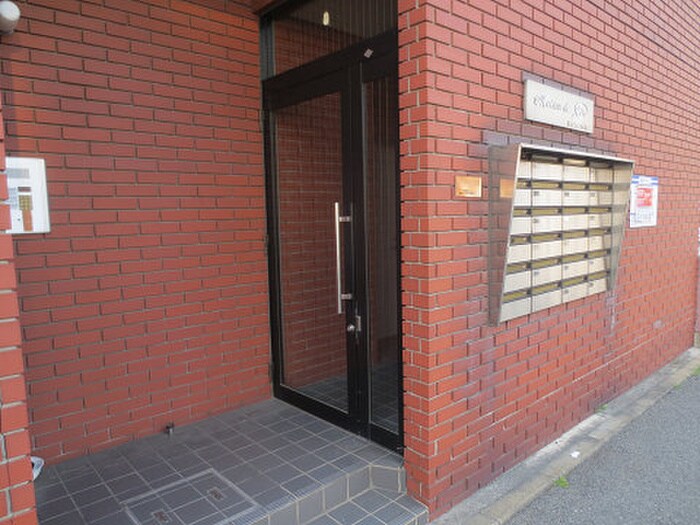 物件外観写真5　(エントランス部分)