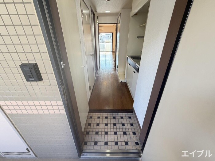 物件内観写真13　(玄関)