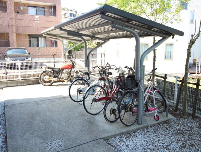 物件外観写真6　(駐輪場)