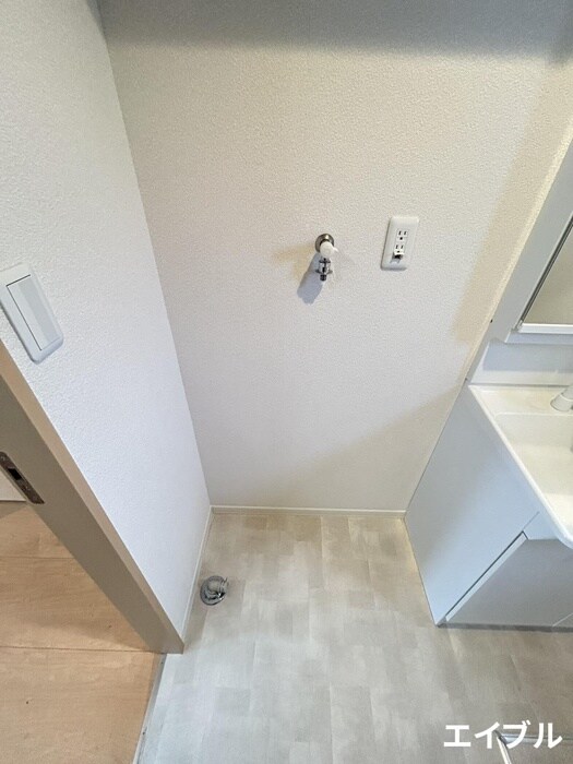 物件内観写真11　(洗濯機置場)