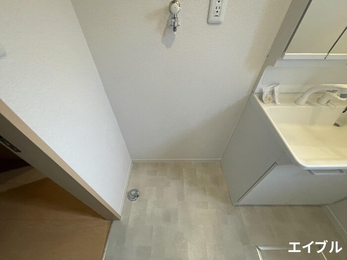 物件内観写真17　(洗濯機置場)