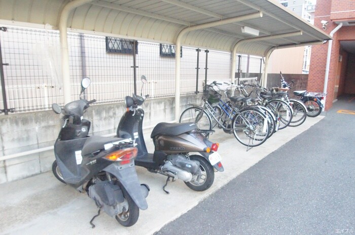 物件外観写真6　(駐輪場)