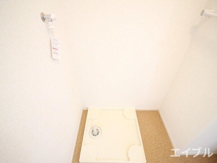 物件内観写真15　(洗濯機置場)