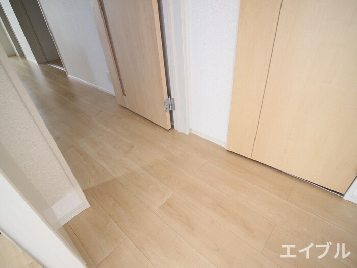 物件内観写真16　(廊下)