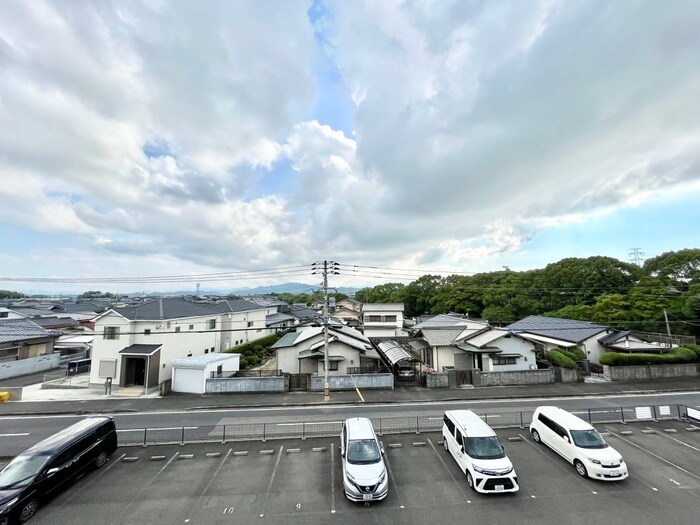 物件内観写真13　(室内からの展望)