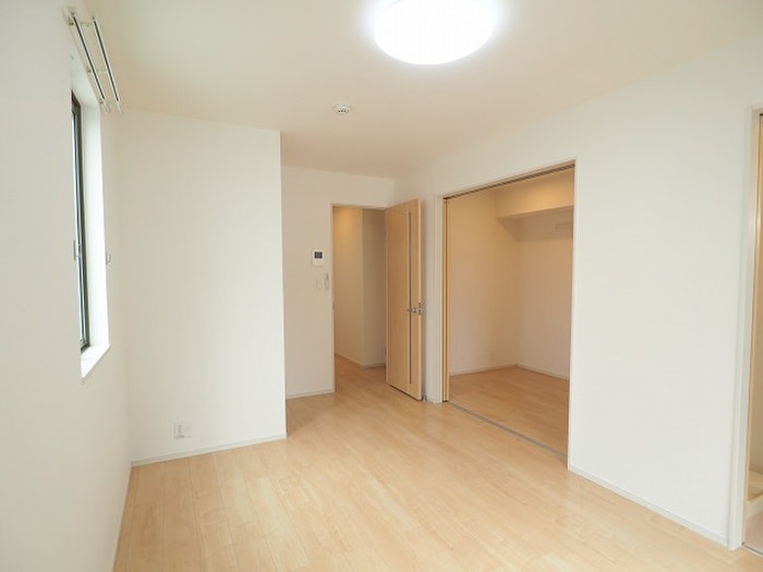 物件内観写真4　(居室)