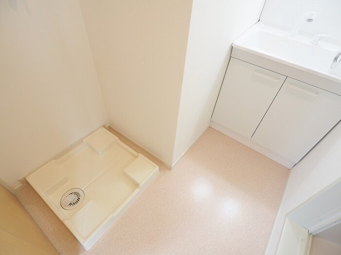 物件内観写真14　(洗濯機置場)