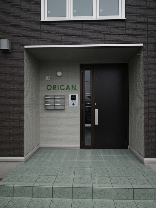 物件外観写真5　(エントランス部分)