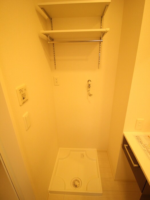 物件内観写真14　(洗濯機置場)