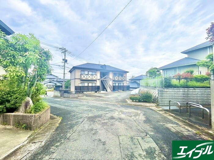 物件外観写真3　(周辺環境)