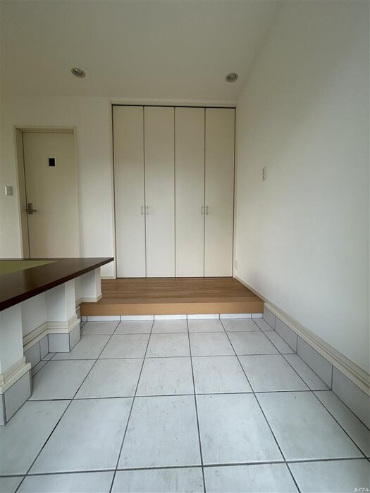 物件内観写真17　(玄関)