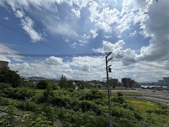 物件内観写真20　(室内からの展望)