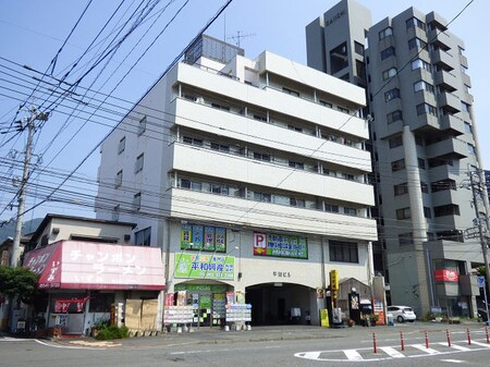 平和ビル外観写真