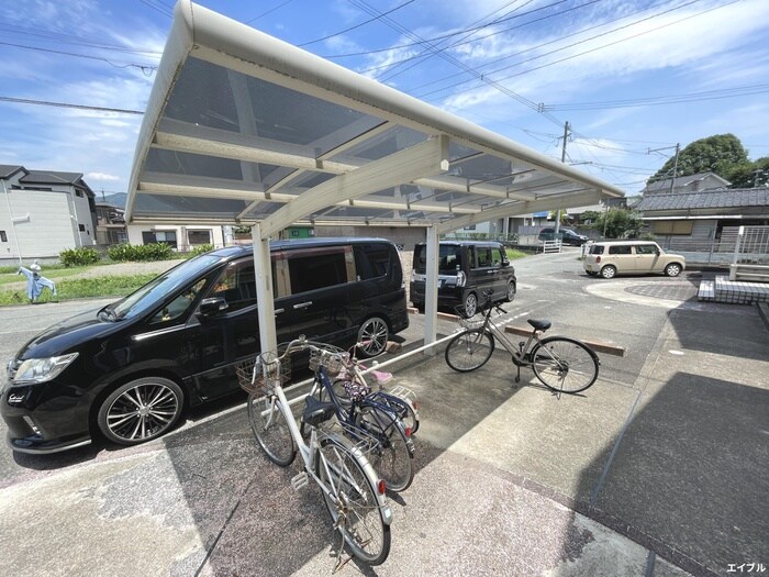 物件外観写真4　(駐輪場)