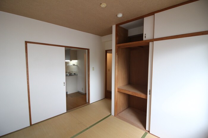 物件内観写真9　(居室)