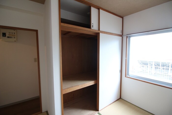 物件内観写真10　(居室)