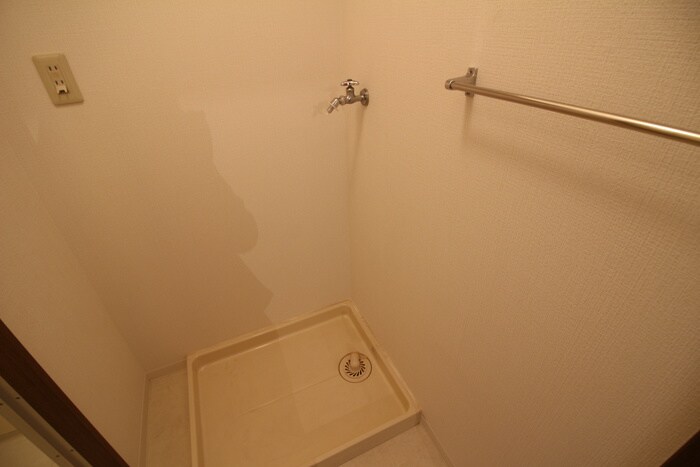 物件内観写真13　(洗濯機置場)