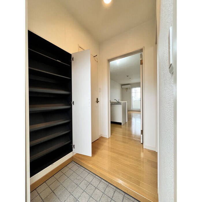 物件内観写真6　(靴箱)