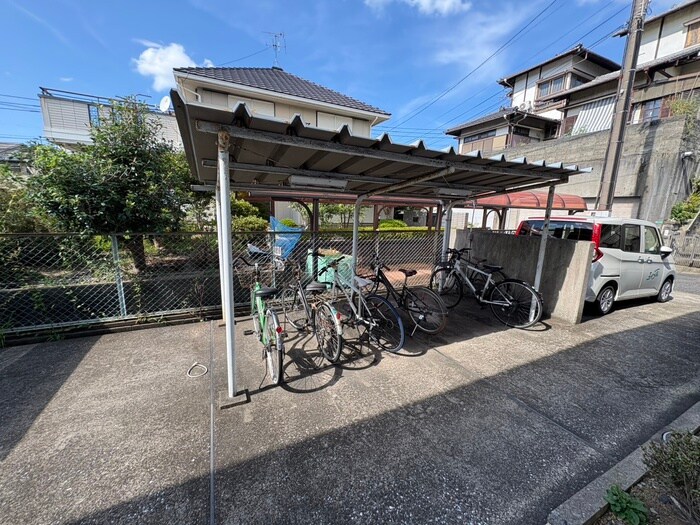 物件外観写真3　(駐輪場)