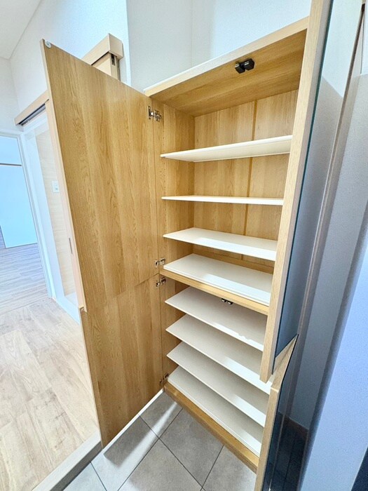 物件内観写真18　(靴箱)