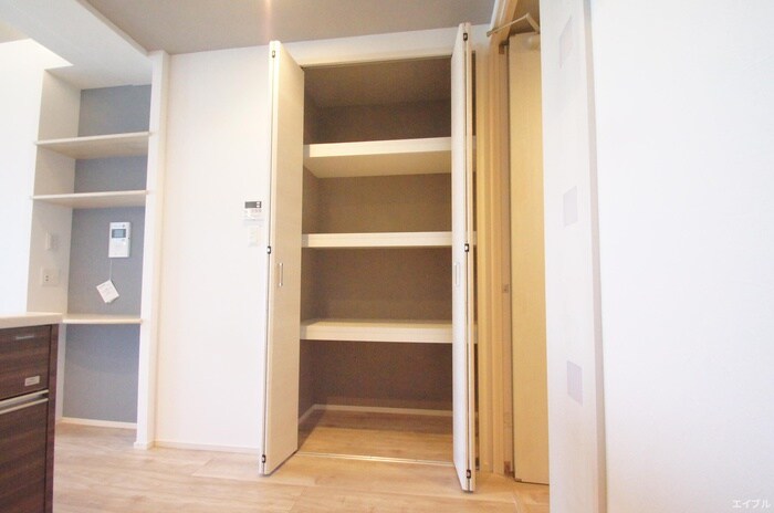 物件内観写真16　(収納)