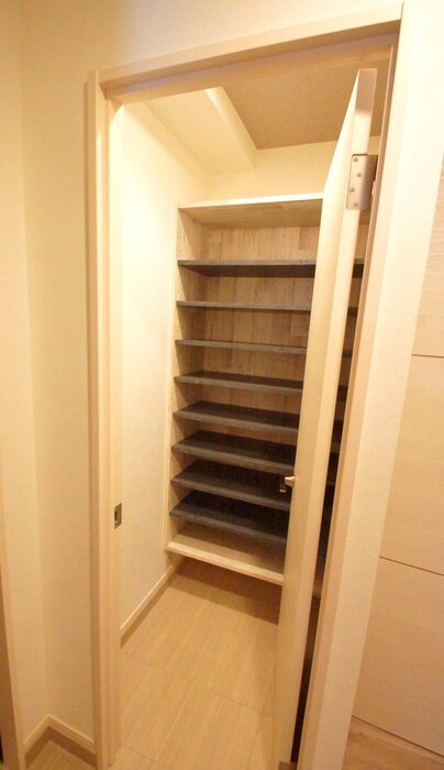 物件内観写真18　(靴箱)