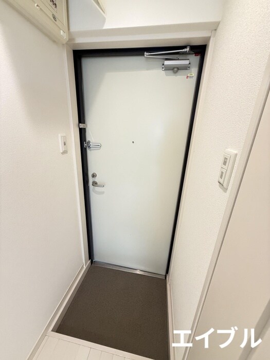 物件内観写真13　(玄関)