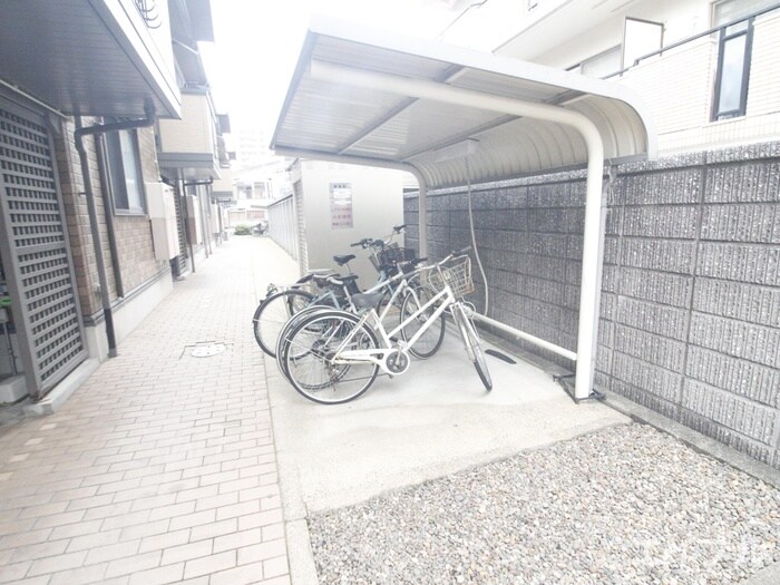 物件外観写真3　(駐輪場)