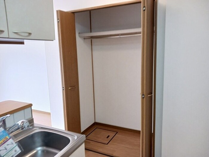 物件内観写真12　(収納)