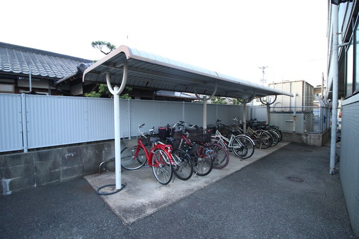 物件外観写真6　(駐輪場)