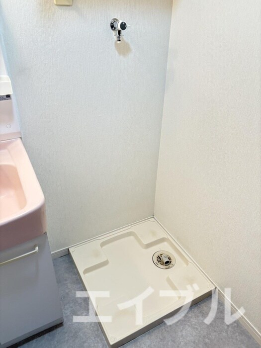 物件内観写真16　(洗濯機置場)