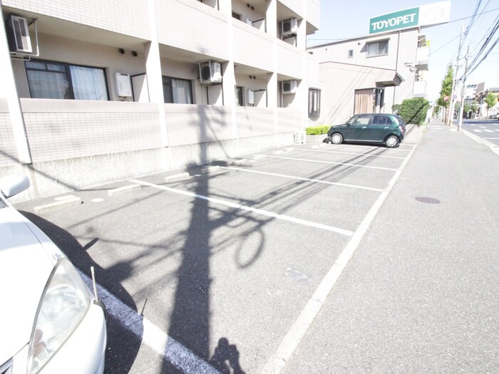 物件外観写真2　(駐車場)