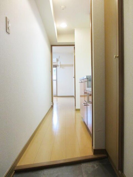 物件内観写真12　(廊下)