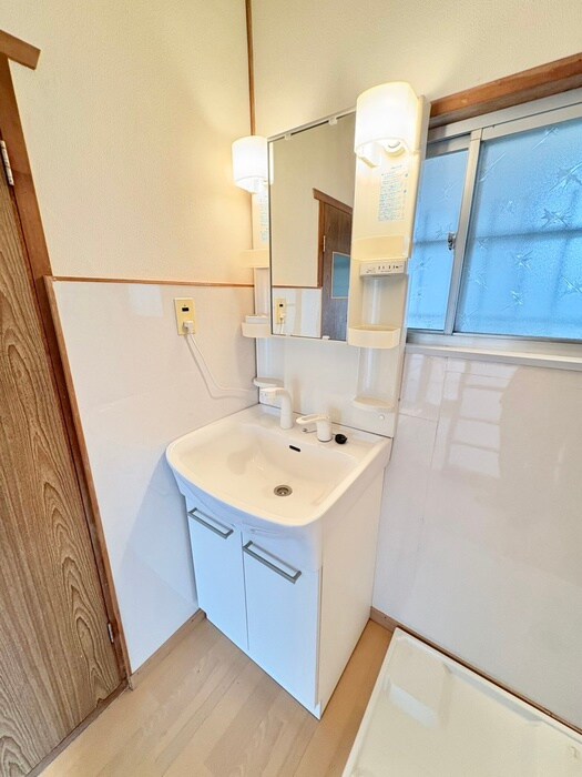 物件内観写真9　(洗面)