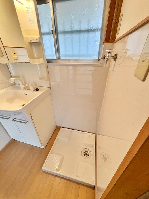 物件内観写真14　(洗濯機置場)