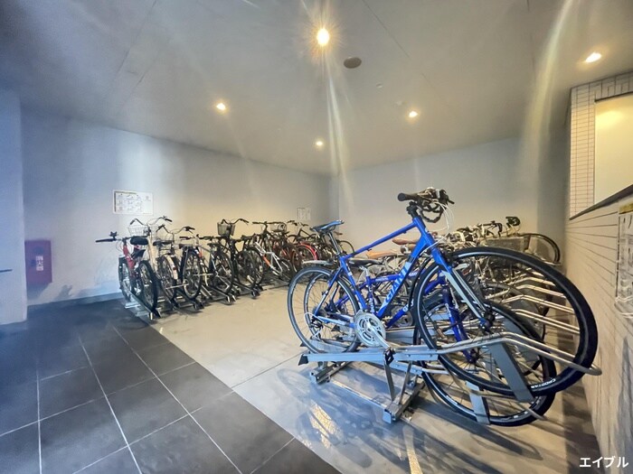 物件外観写真6　(駐輪場)