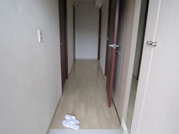 物件内観写真7　(玄関)