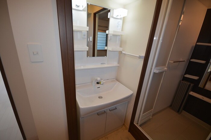 物件内観写真11　(洗面)