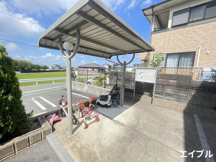 物件外観写真5　(駐輪場)