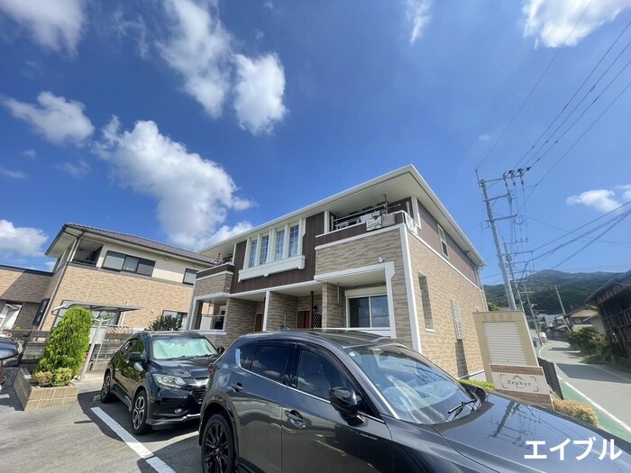 物件外観写真6　(駐車場)