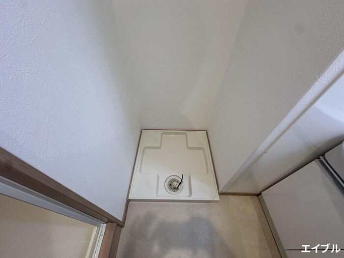 物件内観写真16　(洗濯機置場)