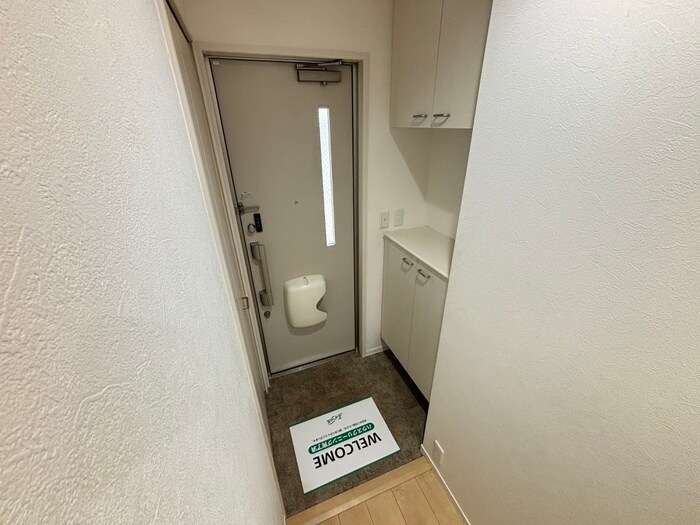 物件内観写真9　(玄関)