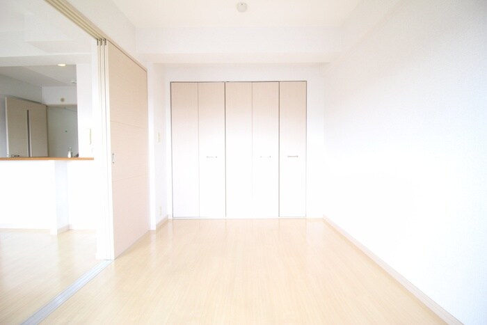 物件内観写真11　(室内からの展望)