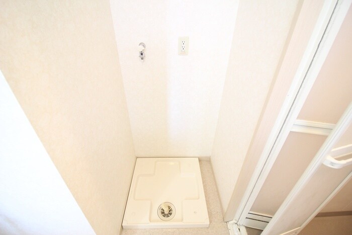 物件内観写真14　(洗濯機置場)