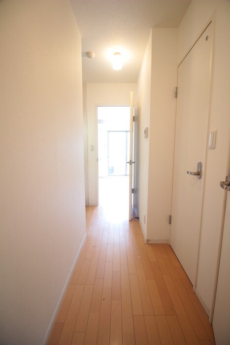 物件内観写真17　(廊下)