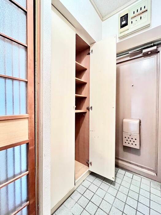 物件内観写真14　(靴箱)