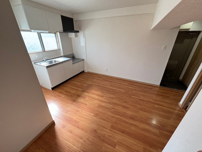 物件内観写真4　(居室)